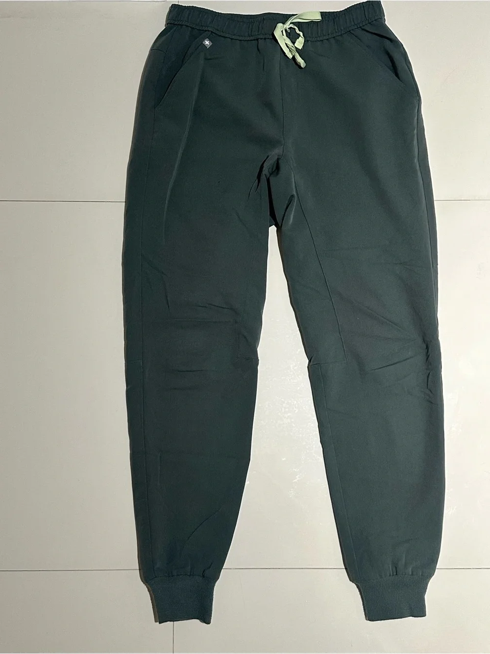 Figs Men's Technical Collection Green Jogger Pants - Size Small